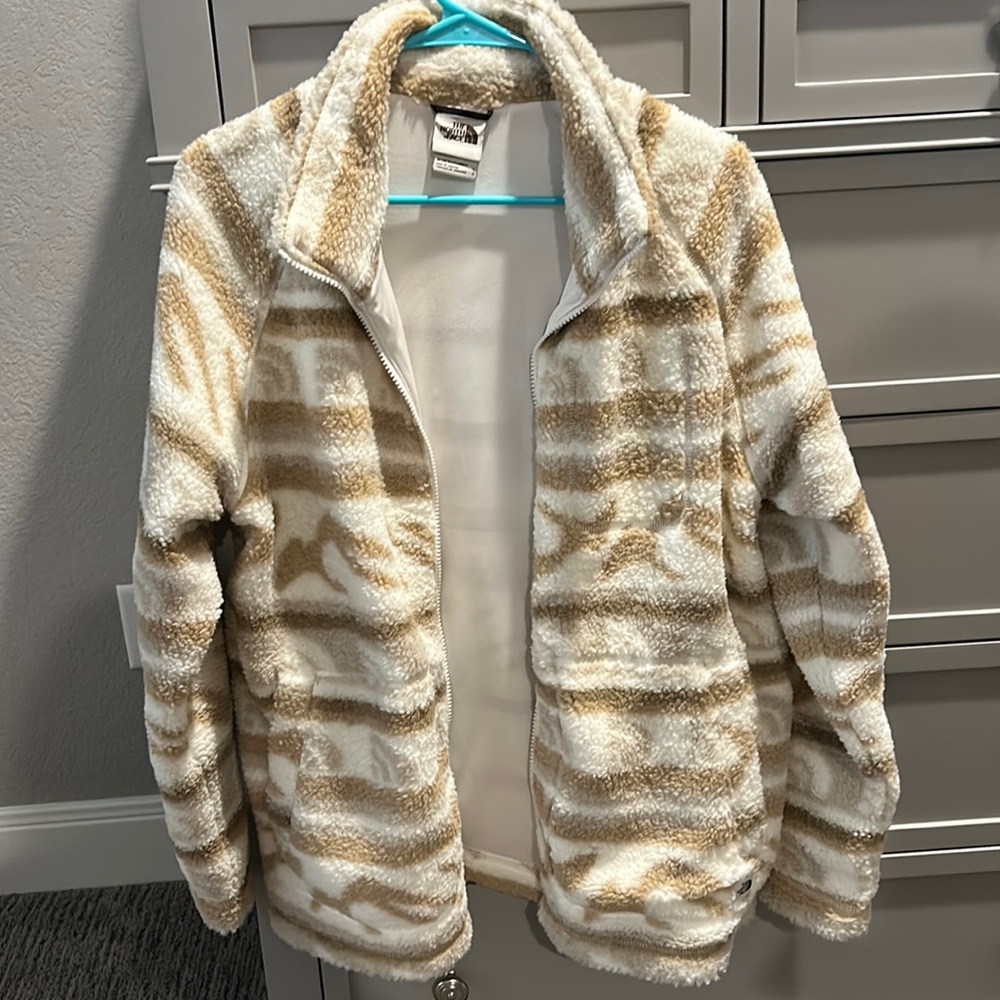 North face jacket never worn, excellent condition